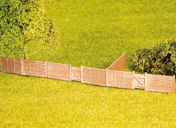 SS44 - Larch Lap Fencing