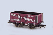 TTR7010P - PECO Quality Line - TT:120 - 7 Plank Open Wagon, Huntley & Palmer