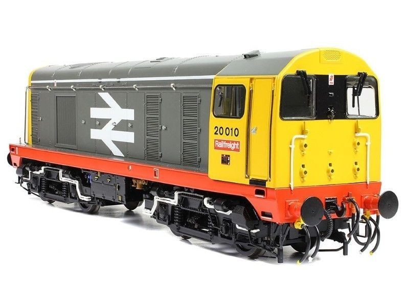 35-357A - BACHMANN - OO - Class 20/0 Disc Headcode 20010 BR Railfreight (Red Stripe)
