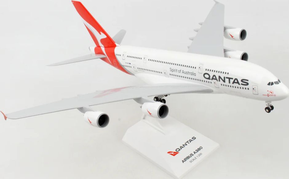 SKR1000 - Skymarks - Airbus A380 Qantas w/Gear